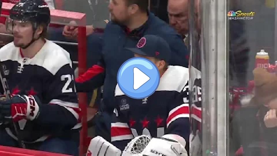 Play video: Darcy Kuemper's huge glove save Video thumb: Darcy Kuemper's huge glove save