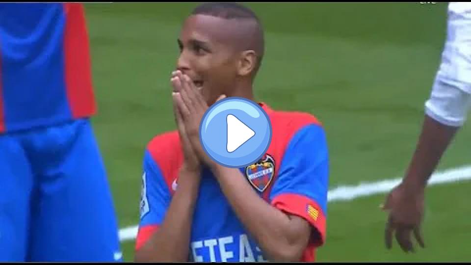 Video thumb: Keylor Navas' incredible save vs Levante | Real Madrid vs Levante 3-0, 2015