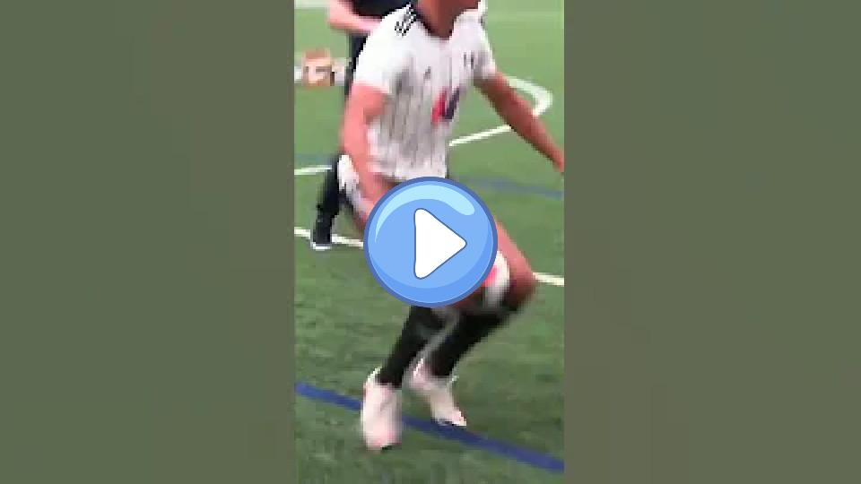 Play video: Antonee Robinson Displays His Unique Talents! #Shorts Video thumb: Antonee Robinson Displays His Unique Talents! #Shorts