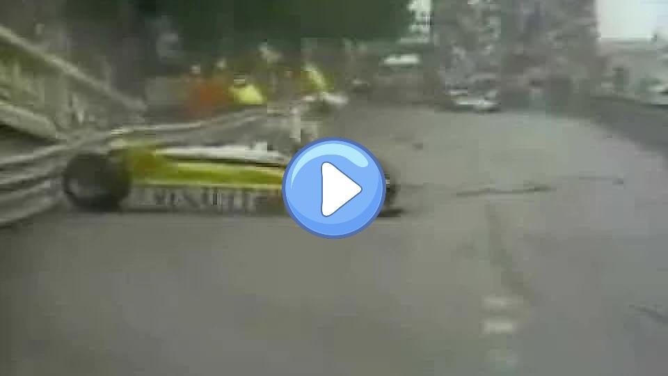 Video thumb: F1 - 1982 - Alain Prost Crash - Monaco