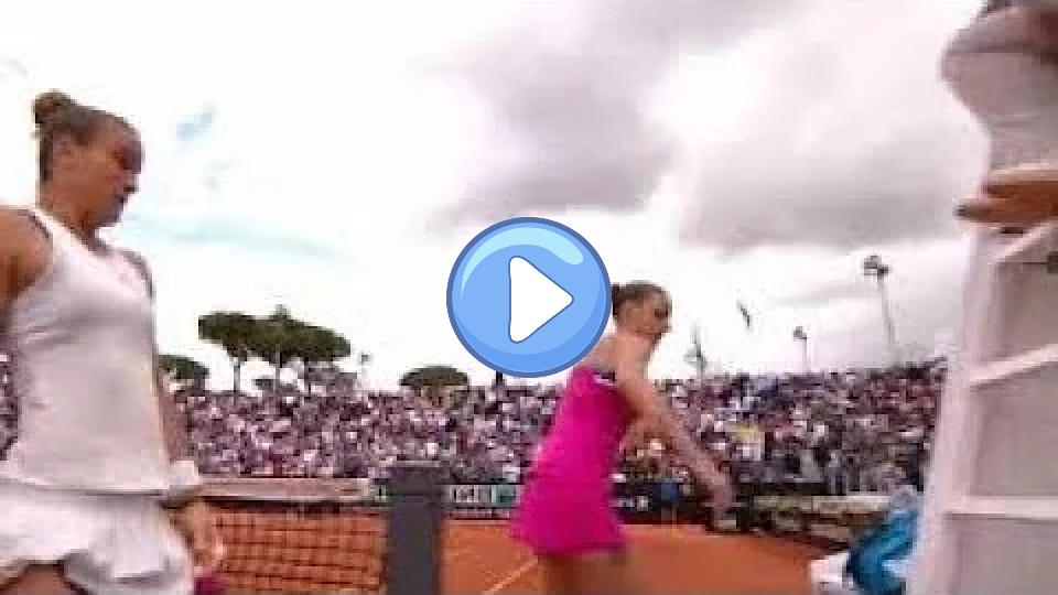 Video thumb: Karolina Pliskova smashes umpire's chair with racket after loss | 05/16/2018