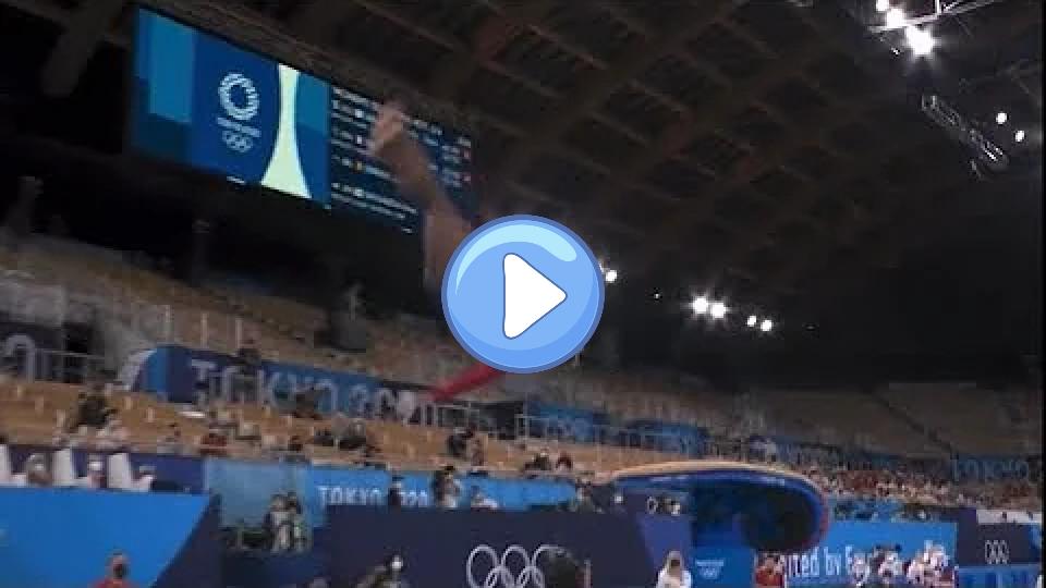 Video thumb: Simone Biles - error on vault in the Tokyo 2020 Team Finals