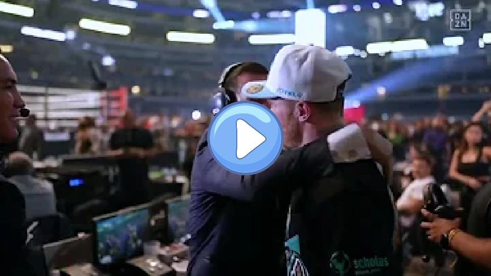 Video thumb: Canelo and Julio Cesar Chavez Sr. Embrace