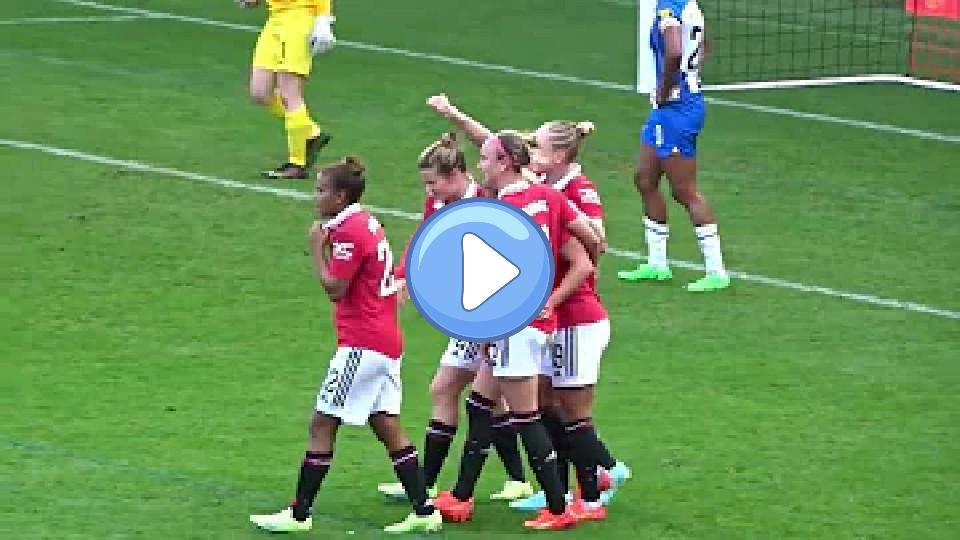 Video thumb: Hey Leon! Adriana Leon scores for Manchester United Women to seal a 4-0 win over Brighton!