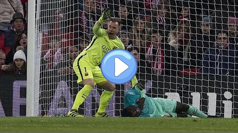 Video thumb: Samuel Umtiti escapes death. Athletic Bilbao vs Barcelona 2-1 -- 1/5/2017