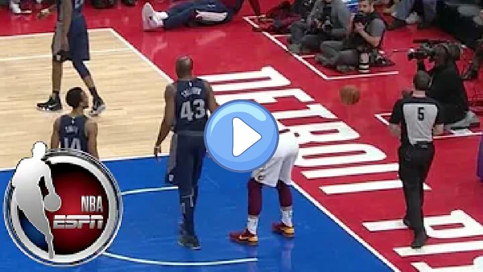 Video thumb: Kevin Love Breaks Hand in First Quarter of Cavaliers-Pistons Game | ESPN