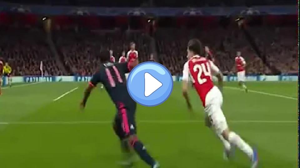 Video thumb: Douglas Costa vs Bellerin - HD Highlights