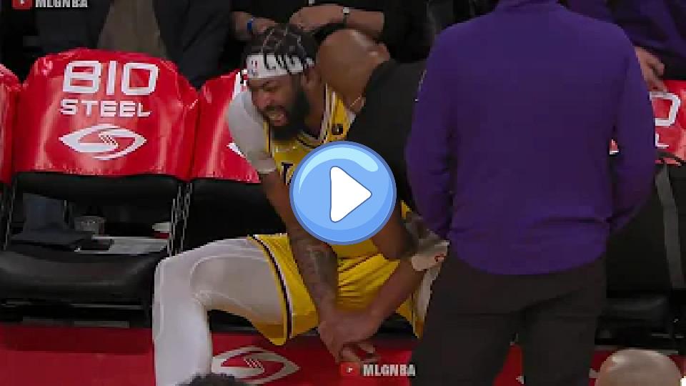 Play video: Anthony Davis injured his hand and left the game | Lakers vs Thunder Video thumb: Anthony Davis injured his hand and left the game | Lakers vs Thunder