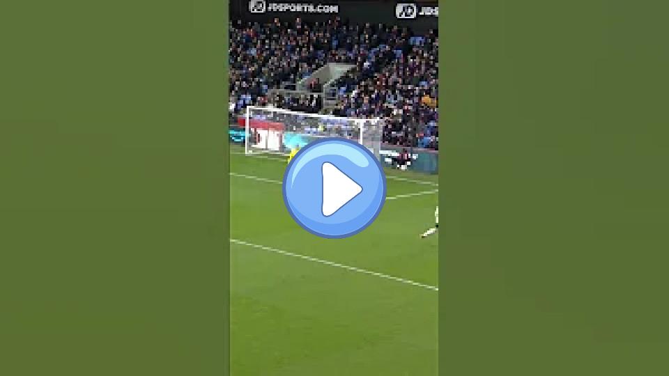 Video thumb: Tim Ream Sends Olise for a Hotdog! 🌭 #Shorts #YouTubeShorts