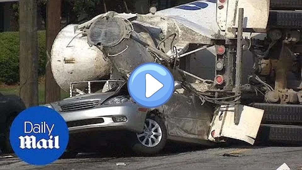 Video thumb: Former Atlanta Mayor Andrew Young Recovering After Car Crash - Daily Mail