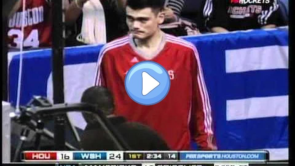 Video thumb: Yao Ming Injured - 