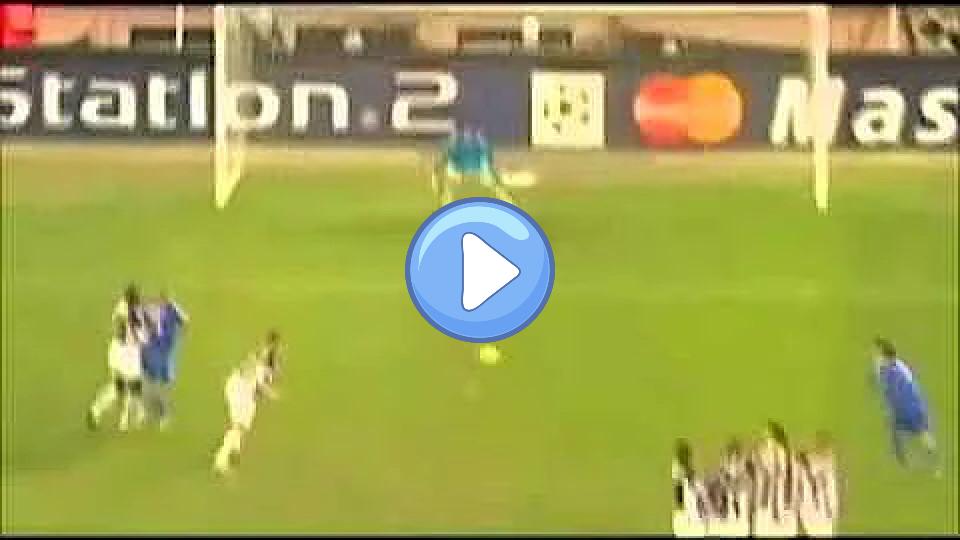 Video thumb: R. Carlos vs. Buffon