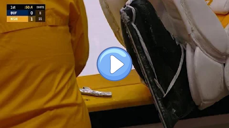 Video thumb: Pekka Rinne loses the blade from his skate.