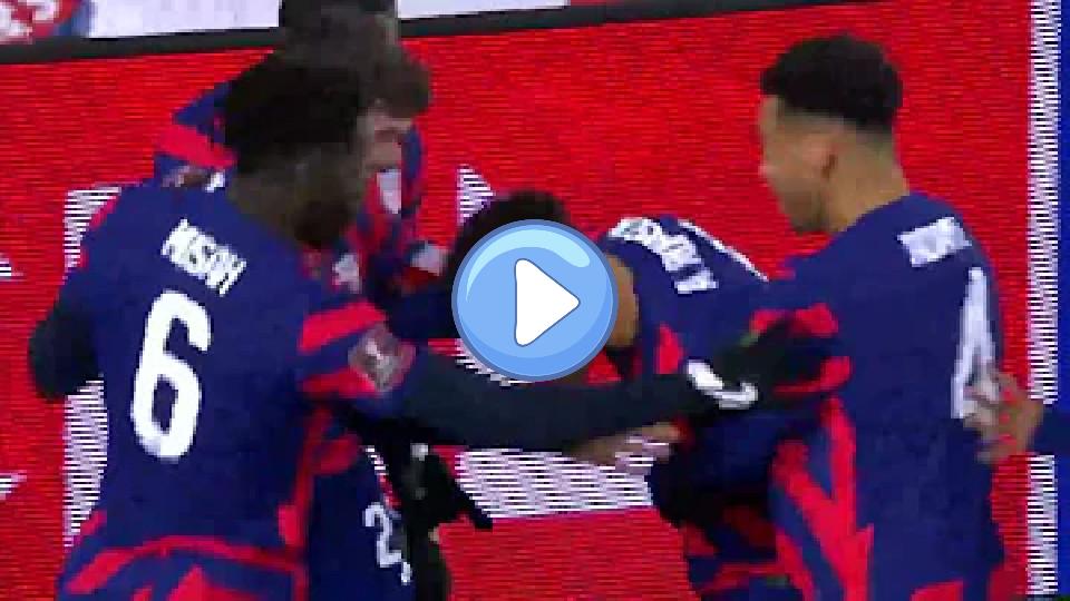 Video thumb: Antonee Robinson Fakes Hamstring Injury 😂😂 #USA #FIFA #Shorts