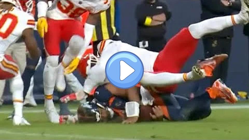 Video thumb: Russell Wilson Suffers Head Injury After Nasty Fall vs. Chiefs