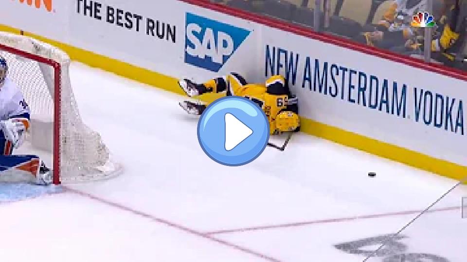 Video thumb: Ilya Sorokin Trips Jake Guentzel, This Is Not Accidental