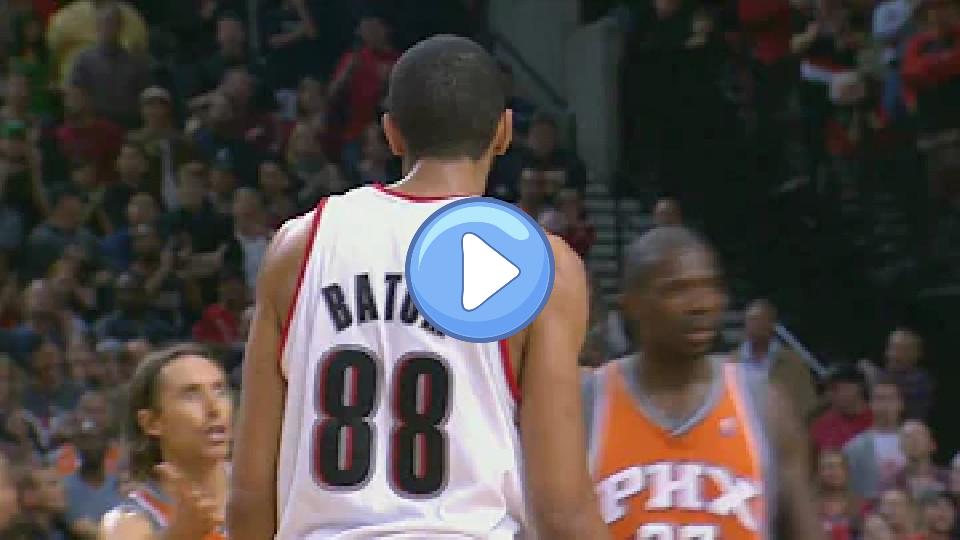 Video thumb: Amar'e Stoudemire Intentionally Elbows Nic Batum's Injured Shoulder [HD]