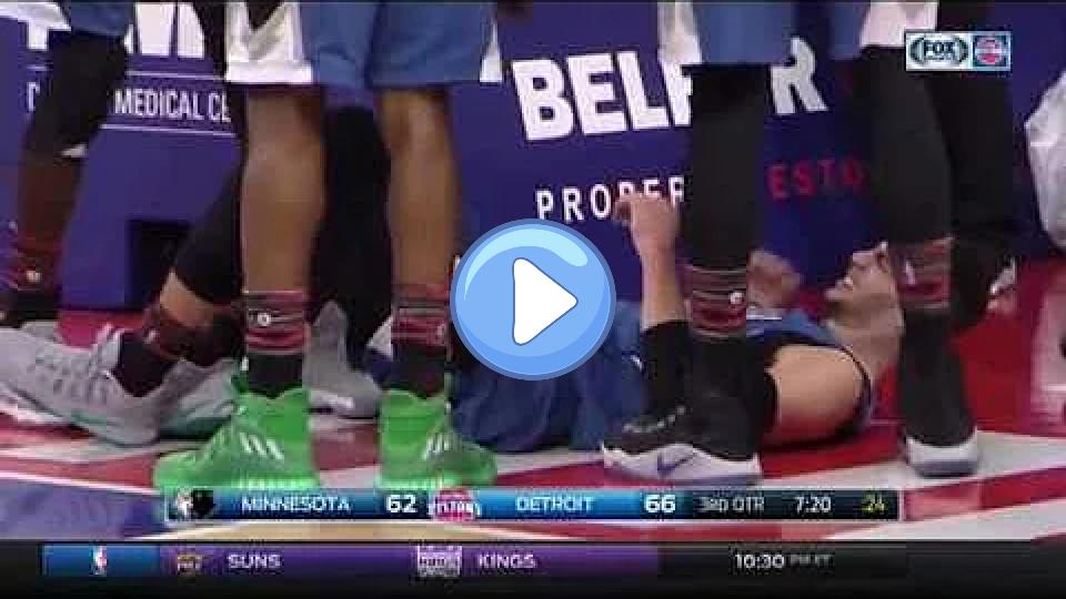 Video thumb: Zach LaVine Tears His ACL Against Pistons