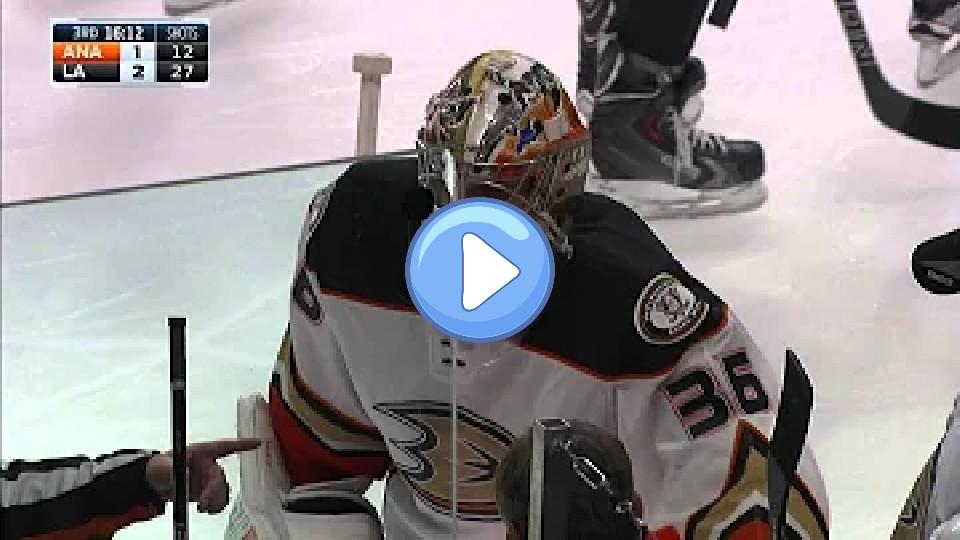 Video thumb: Gotta See It: Gibson loses his edge and is forced to leave the game