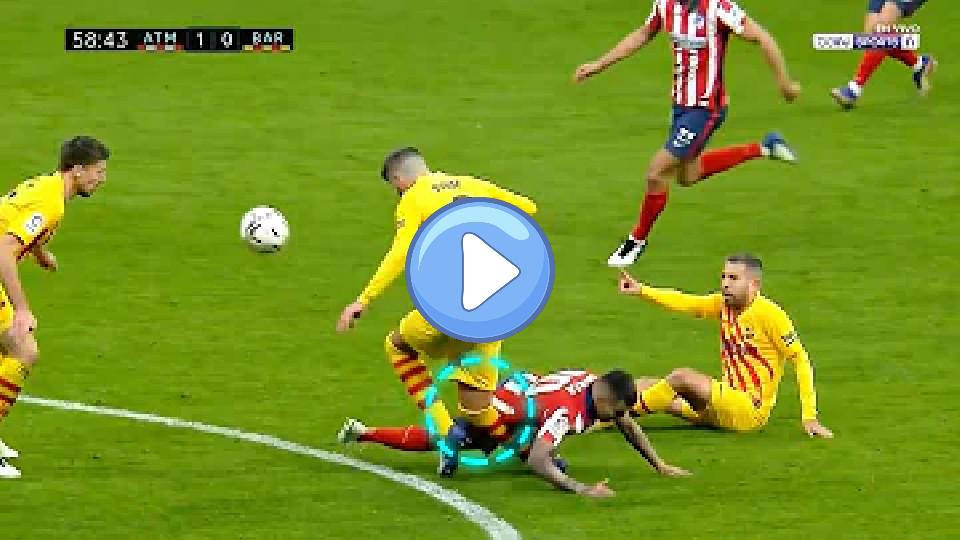 Video thumb: Gerard Pique's knee injury against Atletico Madrid in the La Liga match