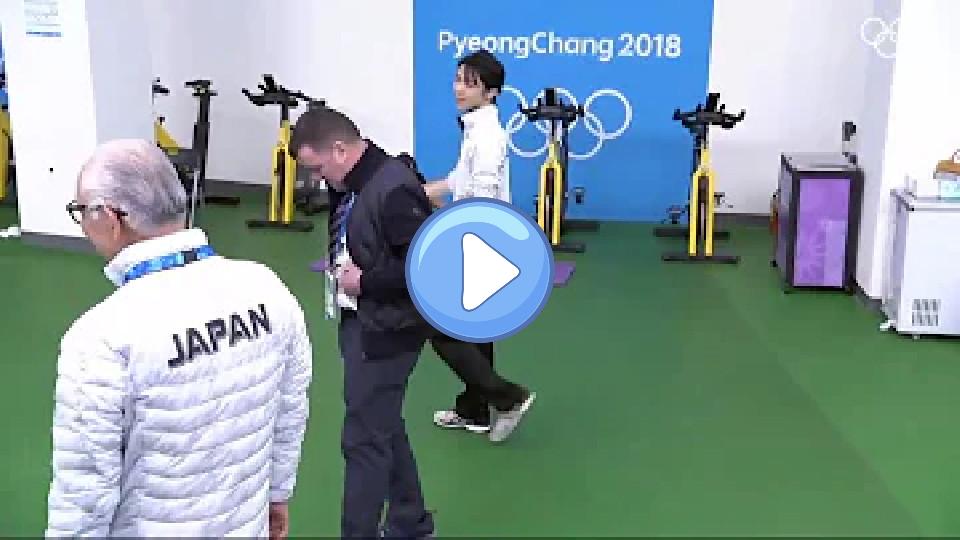 Video thumb: Yuzuru asks Brian if he has a six-pack.