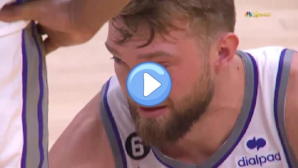 Video thumb: Domantas Sabonis' eye is bleeding after being elbowed by Kevon Looney 😬