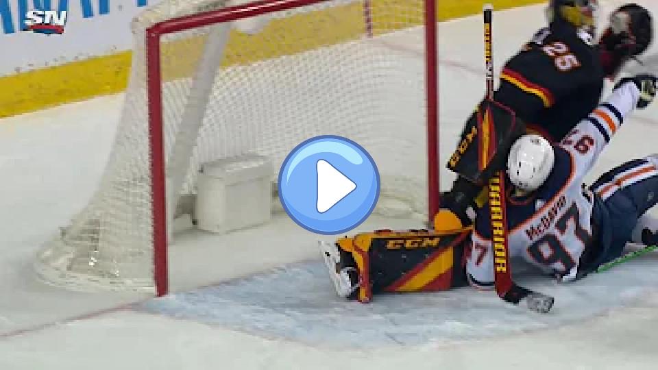 Video thumb: Connor McDavid Crashes into Jacob Markstrom