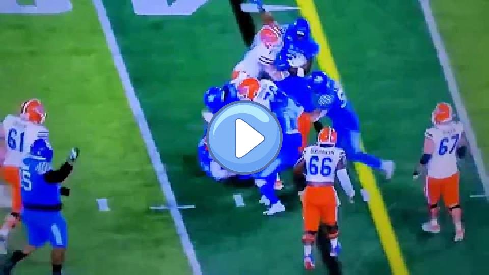 Play video: Feleipe Franks' Injury Video thumb: Feleipe Franks' Injury