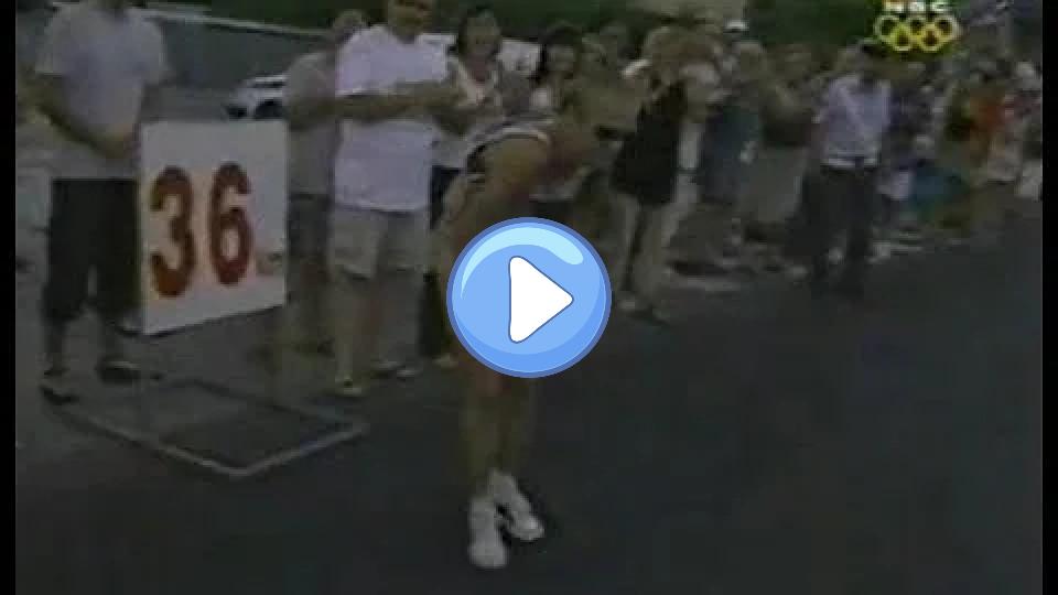 Video thumb: Paula Radcliffe Drops Out of 2004 Athens Olympic Marathon