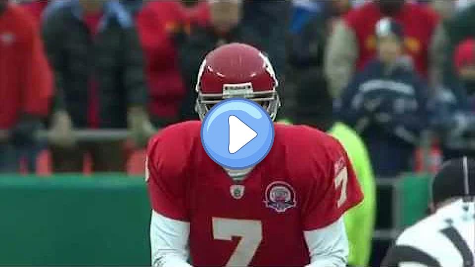 Video thumb: Matt Cassel gets a little pressure and panics, 2009