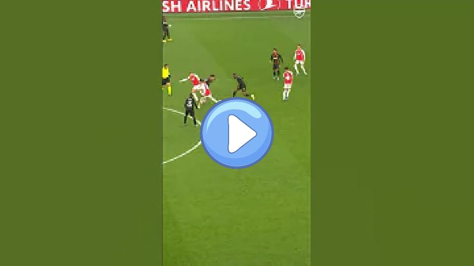 Video thumb: Declan Rice dominating the midfield in the Champions League 😍