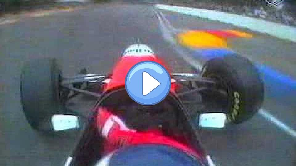 Video thumb: 1995 Adelaide: Hakkinen crashes badly during the 1st practice.