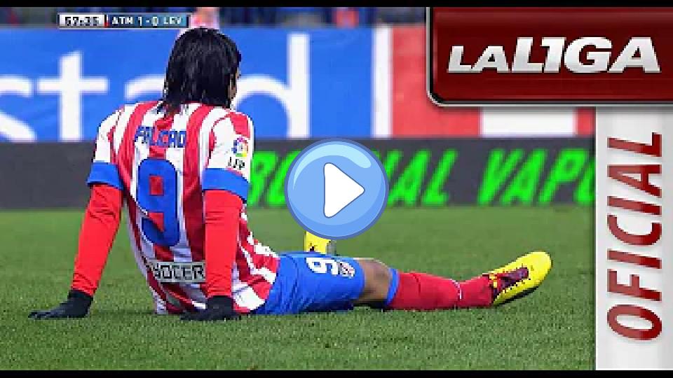 Video thumb: Falcao's injury: He grasps the back of his thigh.