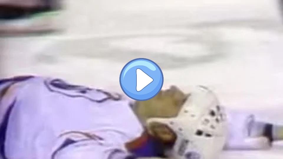 Video thumb: The Night Wayne Gretzky Got KO'd (1/3/1981) - Beer League Heroes