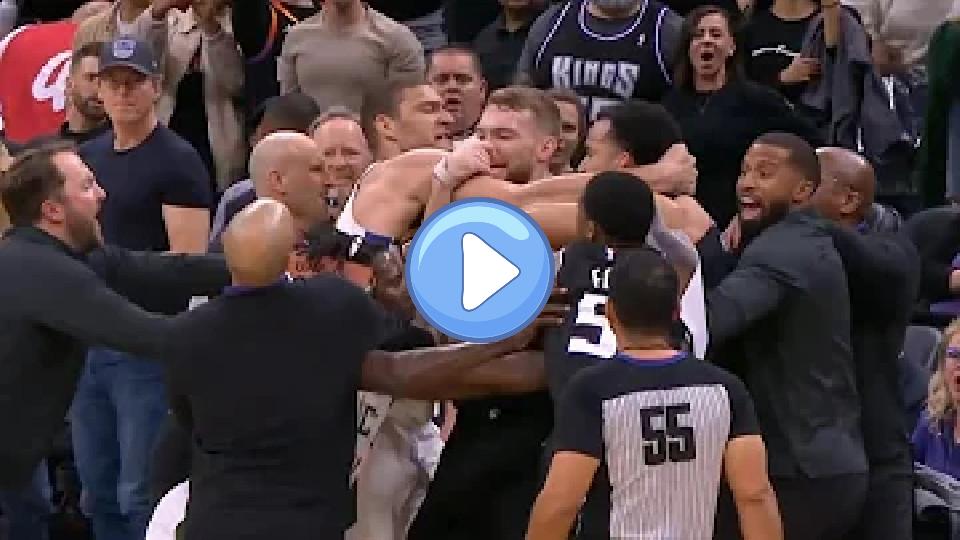 Video thumb: Brook Lopez and Trey Lyles get into a massive fight and both get ejected.