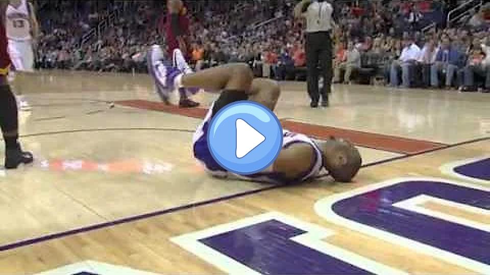 Video thumb: Grant Hill leaves the game with a right knee sprain during the play against the Cleveland Cavaliers.