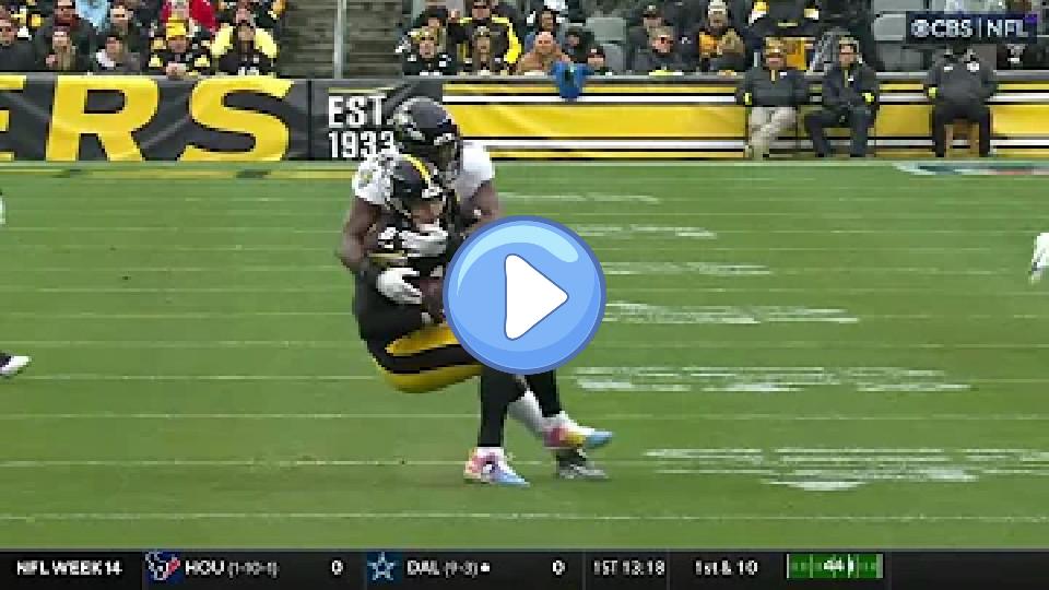 Video thumb: Kenny Pickett sustained a concussion injury in the game against the Ravens.