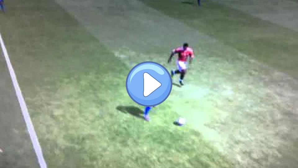 Video thumb: Alexis Sánchez sustains injury while running in FIFA 12.