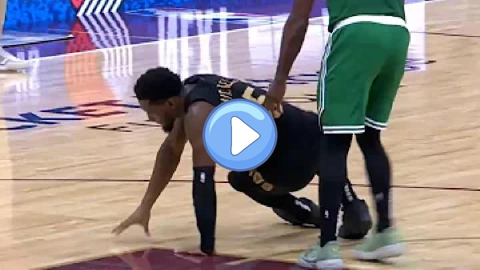 Video thumb: Donovan Mitchell Injures Ankle after Scary Landing