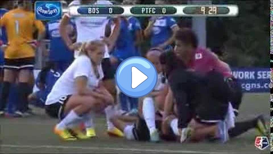 Video thumb: Alex Morgan Knee Injury (August 7th, 2013)