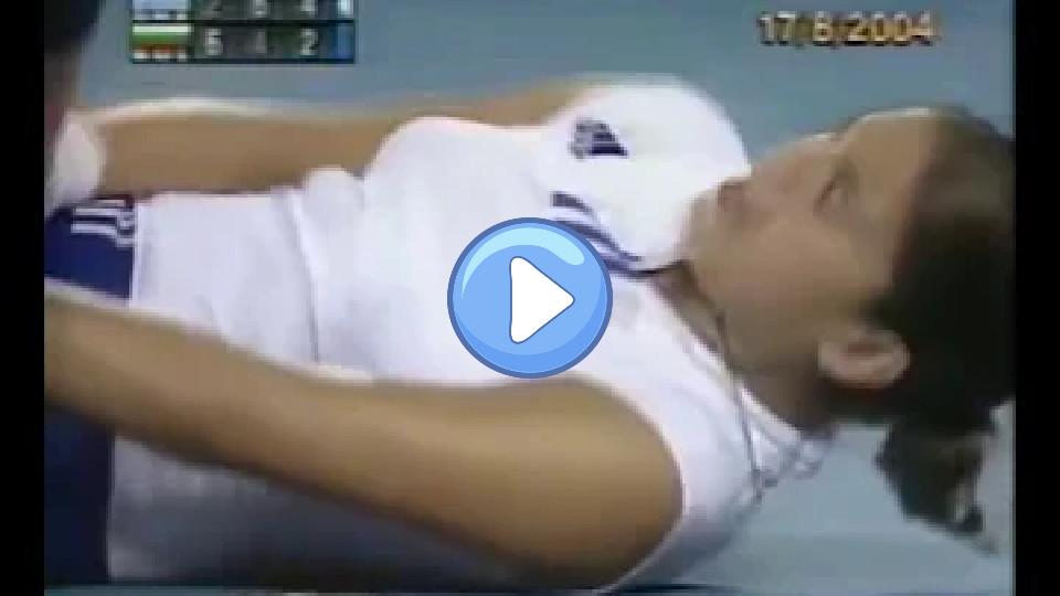 Video thumb: Eleni Daniilidou wins tennis match despite being badly injured (Athens Olympics 2004)