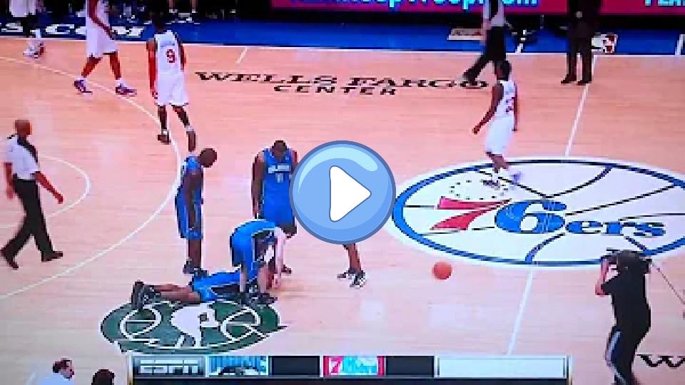 Video thumb: Dwight Howard hurt his back right before halftime against the Sixers on 07/04/2012.