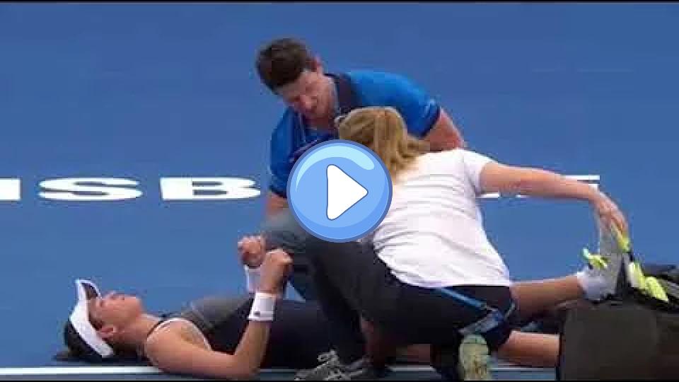 Video thumb: Garbiñe Muguruza collapses on the court due to injury in Brisbane 2018.