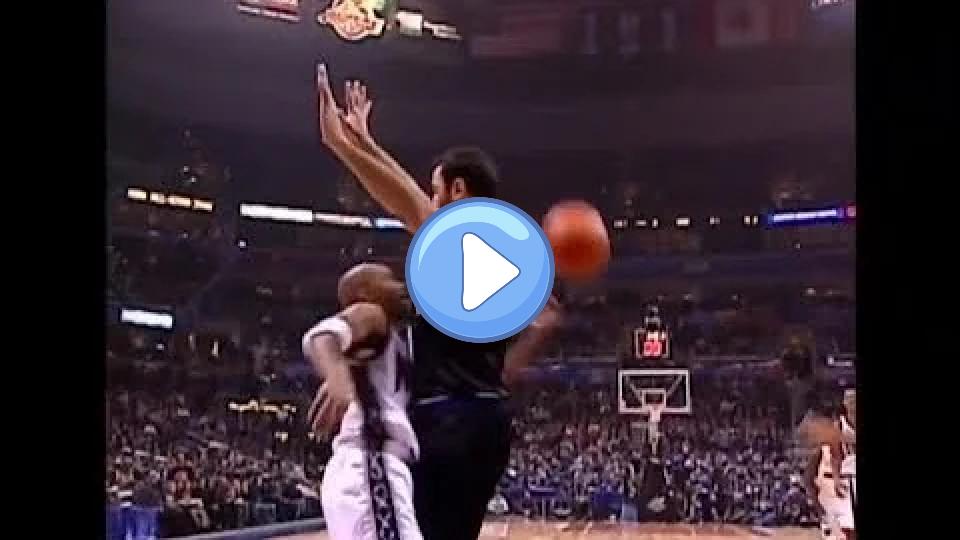 Video thumb: Stephon Marbury Executes His Iconic Ball Fake on Vlade Divac (2001 ASG)