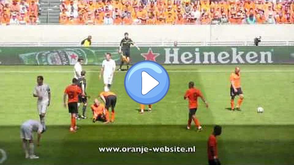Video thumb: Arjen Robben injury